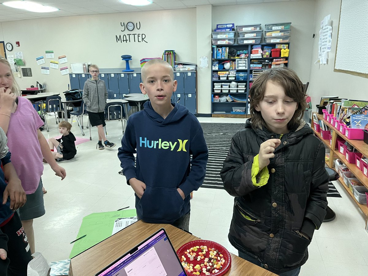 perrymanclass's tweet photo. Beanboozled is always a hit in the classroom especially when you get all the questions right and make your teacher taste spoiled milk! #moundleads https://t.co/Sm1leDQM9h