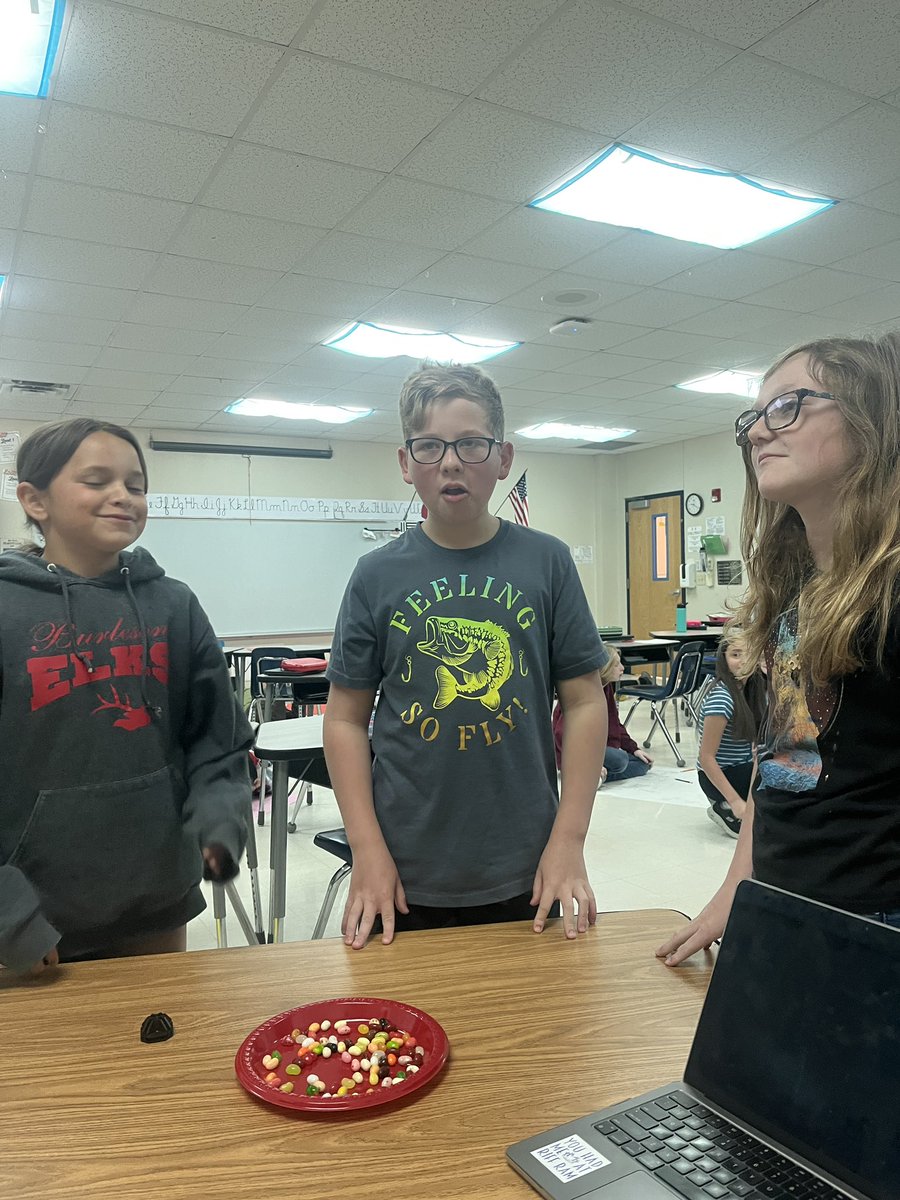 perrymanclass's tweet photo. Beanboozled is always a hit in the classroom especially when you get all the questions right and make your teacher taste spoiled milk! #moundleads https://t.co/Sm1leDQM9h