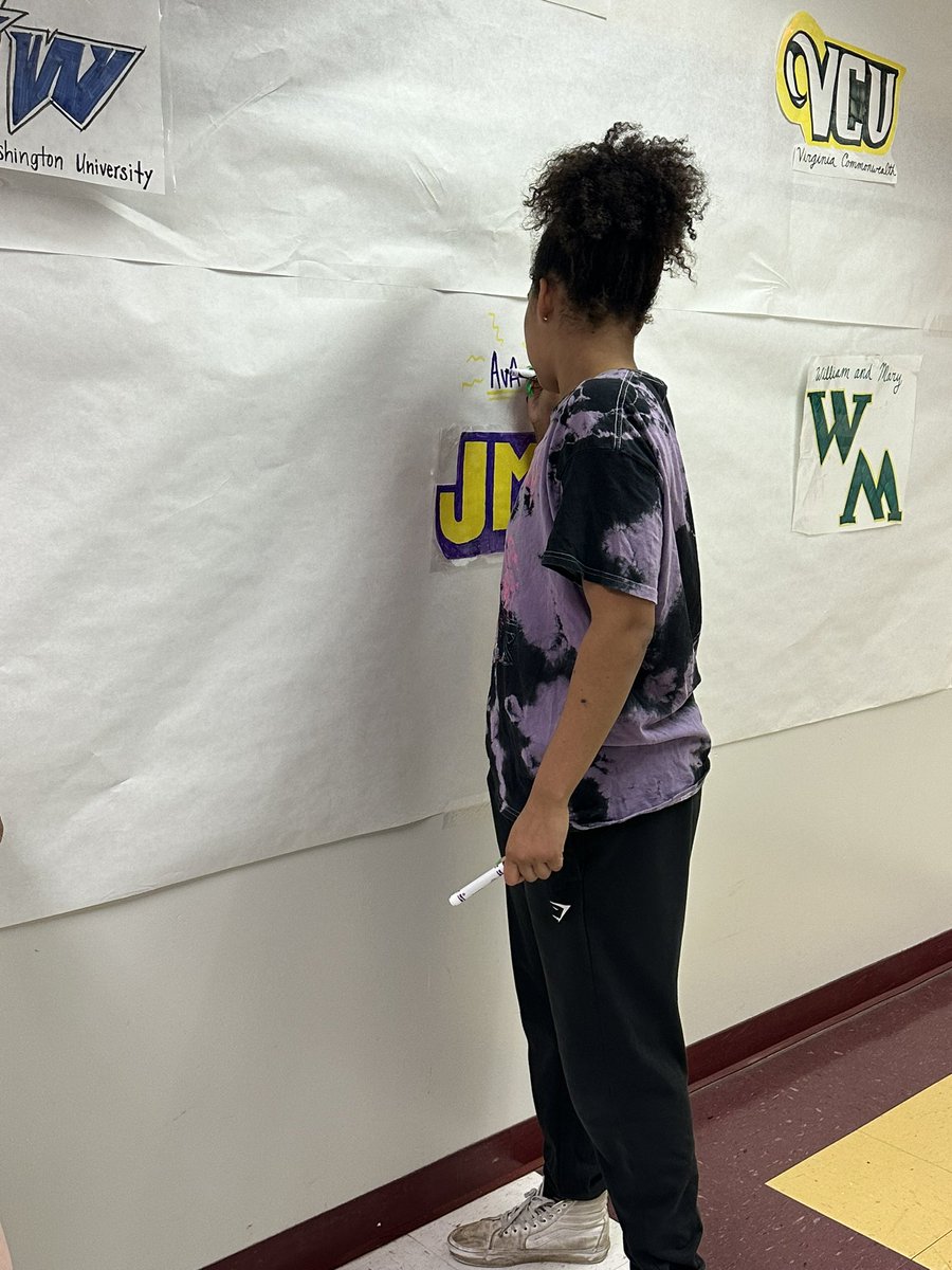 srastafford's tweet photo. Senior sign is up! Come sign your name by your college, trade school, military branch, etc that you’ll be heading to next year! If you don’t see yours, let me know and we’ll make it! 🎓

#classof2023 @urhsathletics #seniorseason @URHSseniors2023 @UnityReedHS https://t.co/qOBFmWSgqF