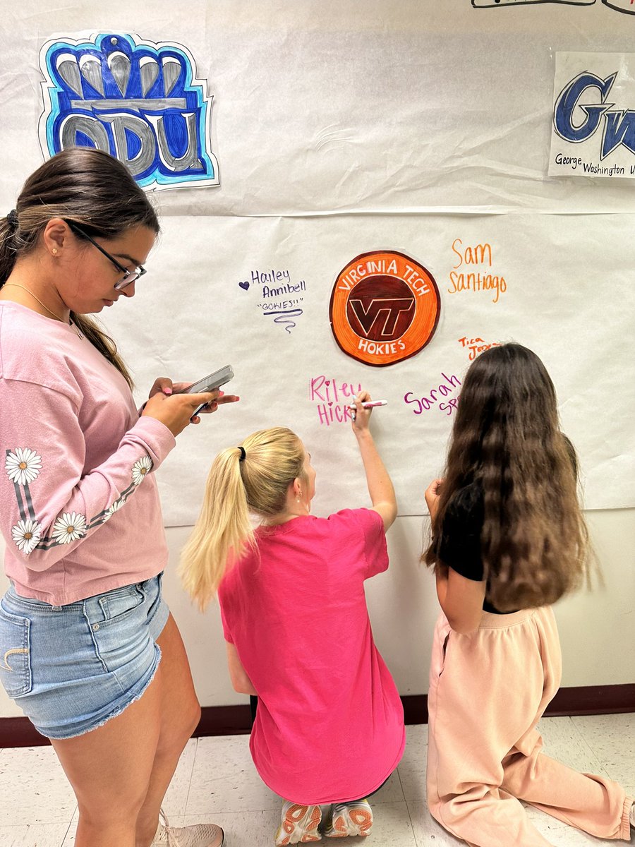srastafford's tweet photo. Senior sign is up! Come sign your name by your college, trade school, military branch, etc that you’ll be heading to next year! If you don’t see yours, let me know and we’ll make it! 🎓

#classof2023 @urhsathletics #seniorseason @URHSseniors2023 @UnityReedHS https://t.co/qOBFmWSgqF