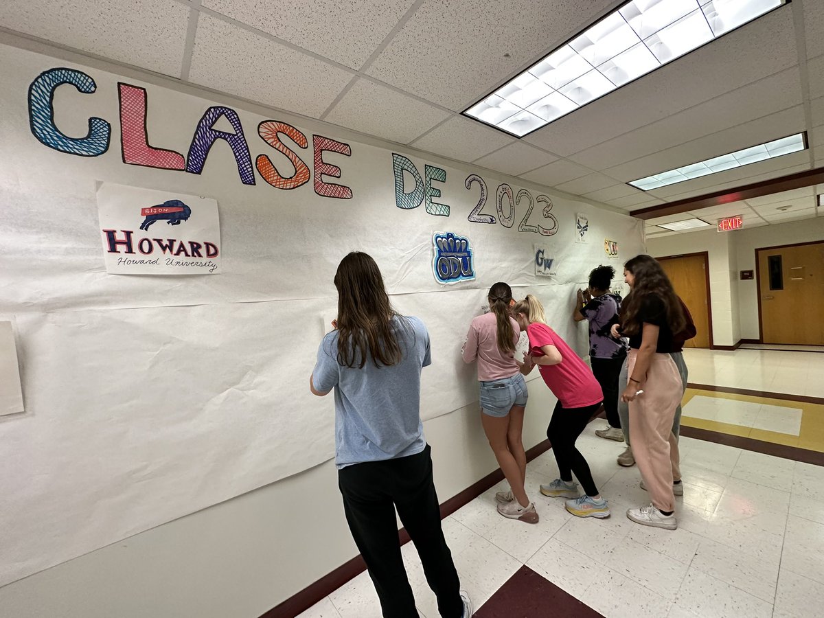srastafford's tweet photo. Senior sign is up! Come sign your name by your college, trade school, military branch, etc that you’ll be heading to next year! If you don’t see yours, let me know and we’ll make it! 🎓

#classof2023 @urhsathletics #seniorseason @URHSseniors2023 @UnityReedHS https://t.co/qOBFmWSgqF