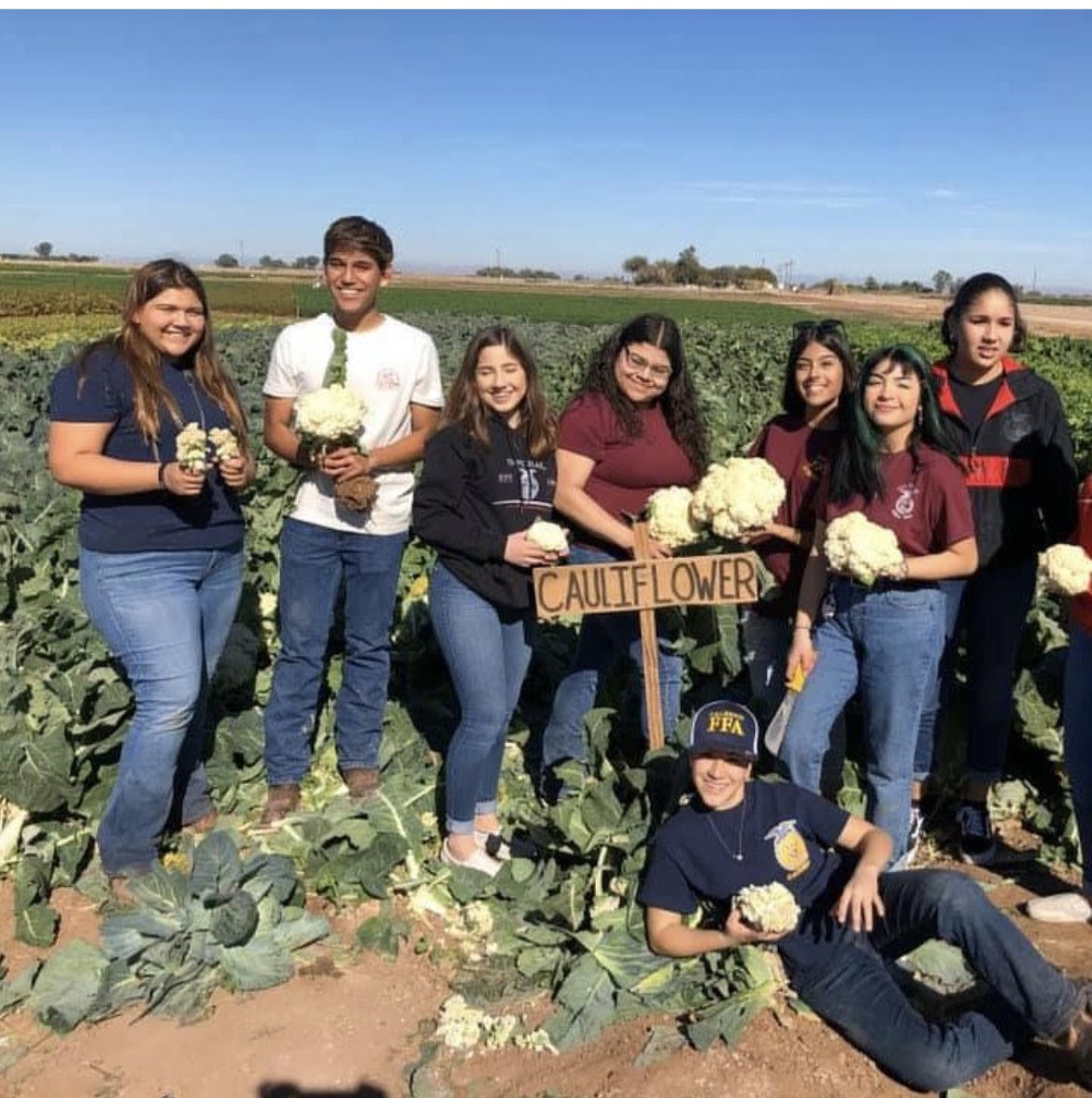 UCFarmSmart's tweet photo. Happy #volunteerappreciation Day! 🌟 For the past 22 years that #FarmSmart has been around, we have been able to create amazing programs because of our volunteers! To our past and present volunteers, thank you for all you do for our community! https://t.co/Eoi7JFJIiy