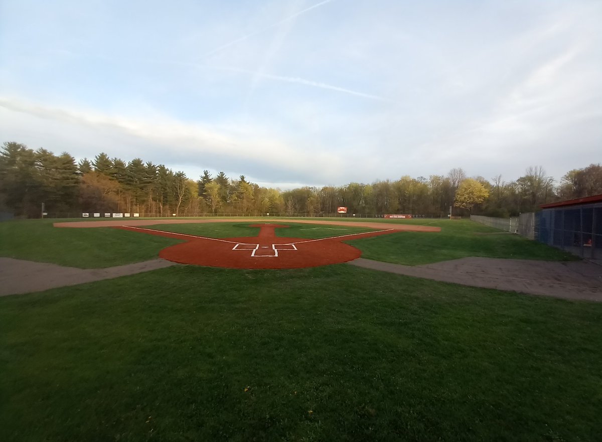 gfronk's tweet photo. For the love of the game! Field is looking good after a DUB! https://t.co/qzMHmxvEsL