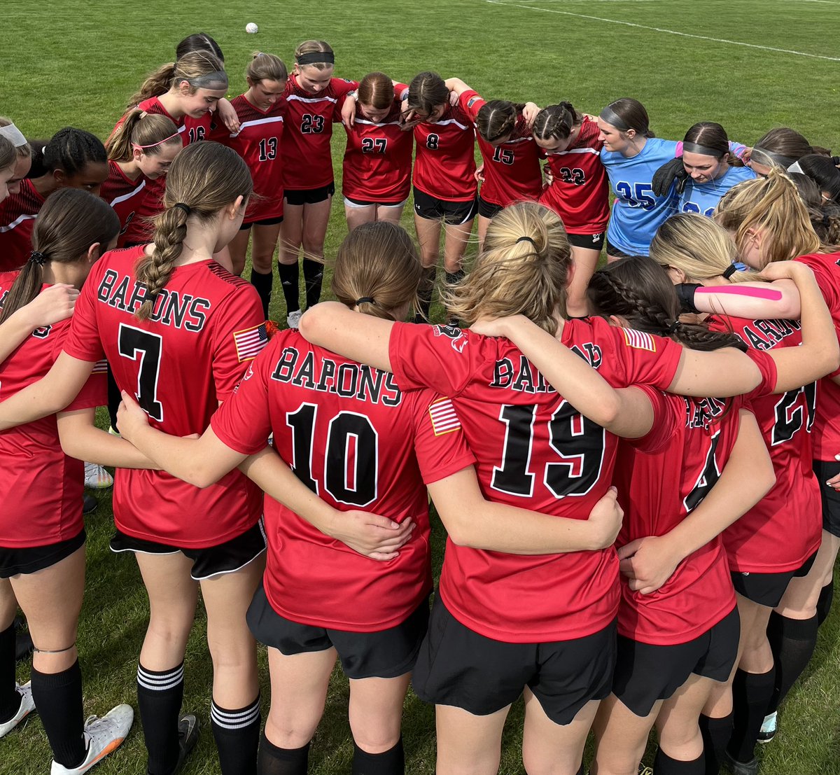 DMSLadySoccer's tweet photo. Barons move to 3-0-1 making progress all over the field!  Goal scorers included
Taylor Handshoe⚽️⚽️⚽️
Ava Coble⚽️⚽️
Eliana Shaffer⚽️⚽️
Emma Reed⚽️
Addison Reed⚽️
Mara Keyes⚽️
Audrey Bigelow⚽️
Jazmynn Stokes⚽️

Next action Tues @ East Noble! https://t.co/icASH008ej