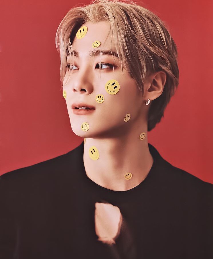 AstroCEBUPH's tweet photo. Hello arohas!

full details for moonbin memorial space tribute will be up later 10AM 

to those who want to join the group chat you can join through the link here!

📍https://t.co/JlRYTqDZNf
-  all questions about the memorial space 
    will be answer here. https://t.co/e3JLOmi58a