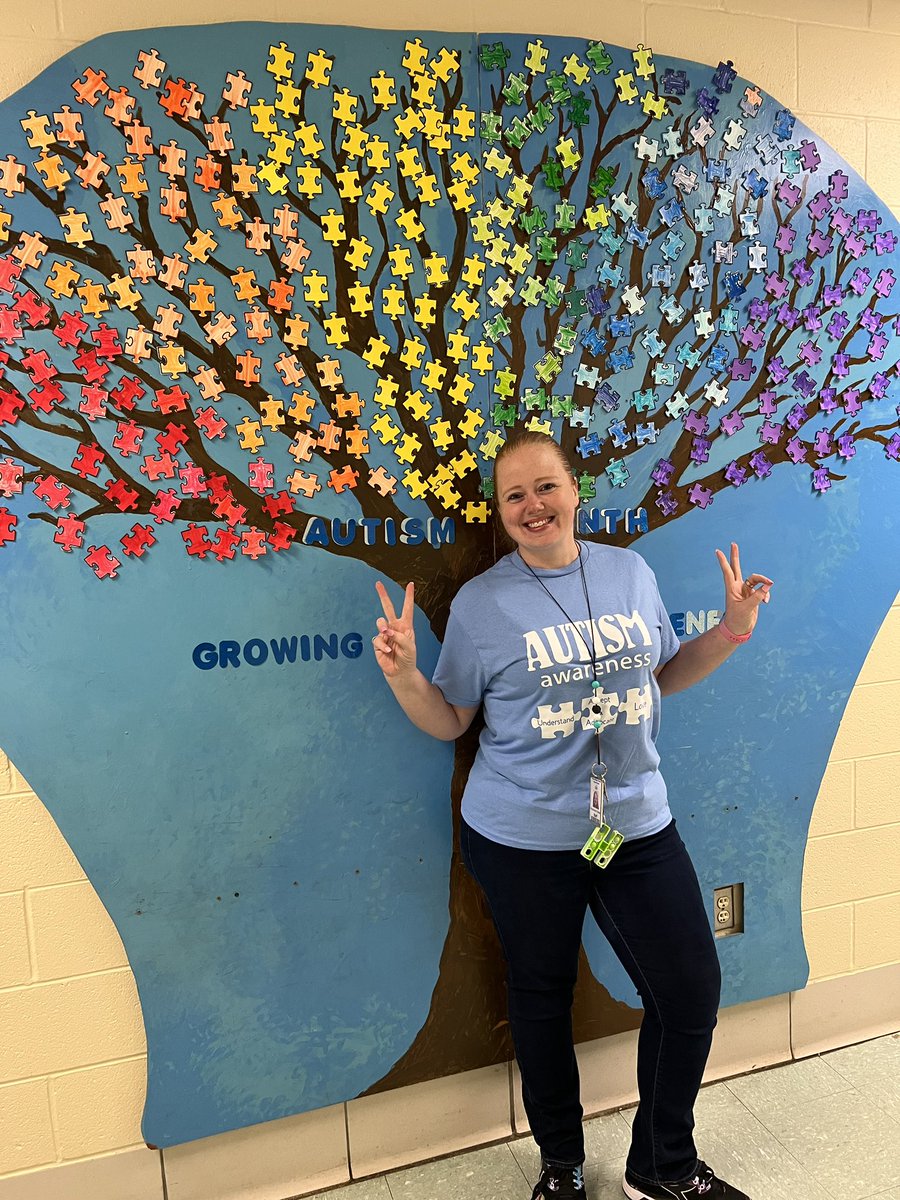 gbeltes_pgcps's tweet photo. Members of #TeamGreenbelt closed out the week in blue in recognition of Autism Awareness &amp; Acceptance Month. We value &amp; appreciate all the many ways our scholars are unique. #AutismAcceptanceMonth @pgcps https://t.co/rudBBDtPy1