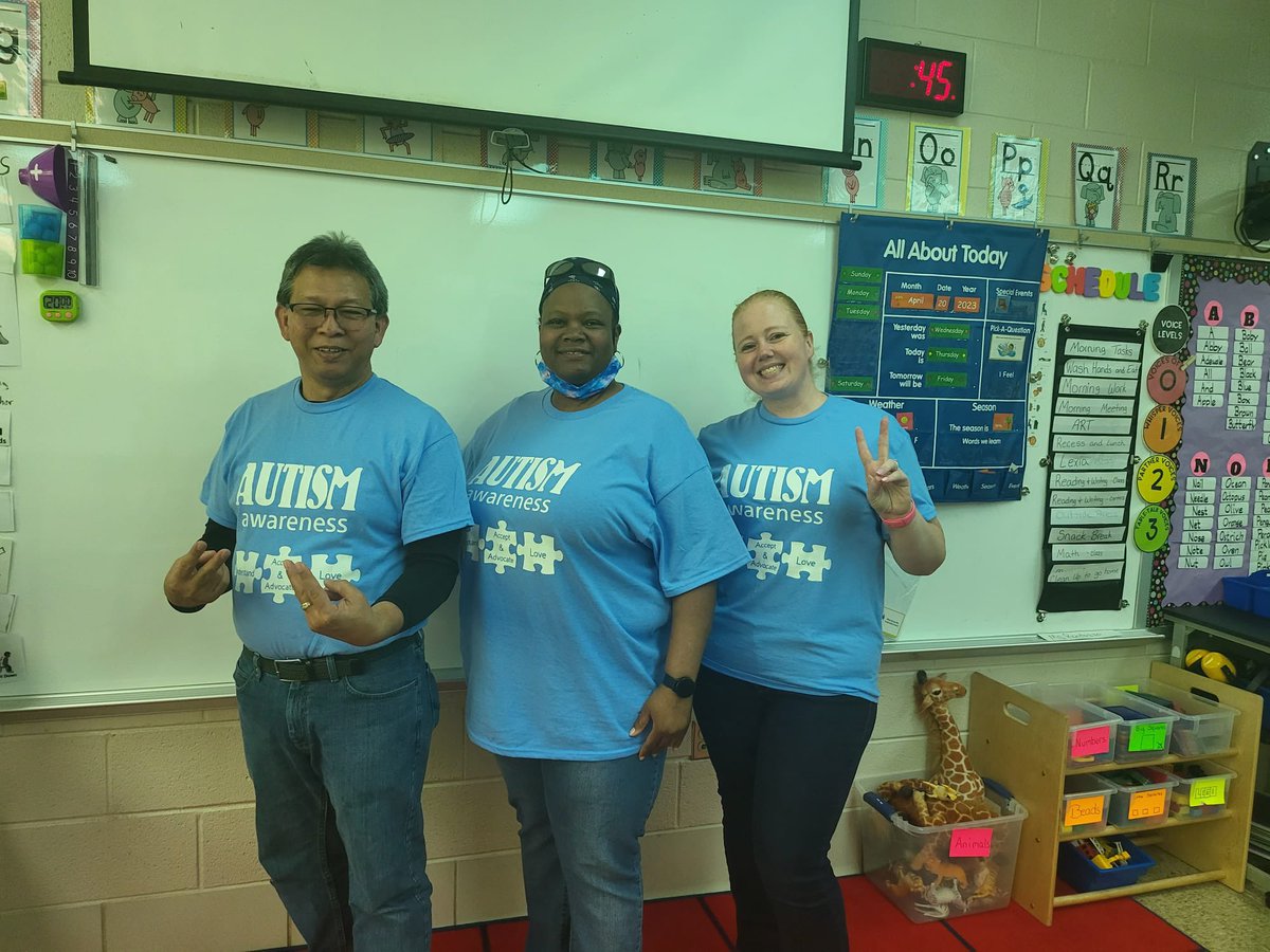 gbeltes_pgcps's tweet photo. Members of #TeamGreenbelt closed out the week in blue in recognition of Autism Awareness &amp; Acceptance Month. We value &amp; appreciate all the many ways our scholars are unique. #AutismAcceptanceMonth @pgcps https://t.co/rudBBDtPy1