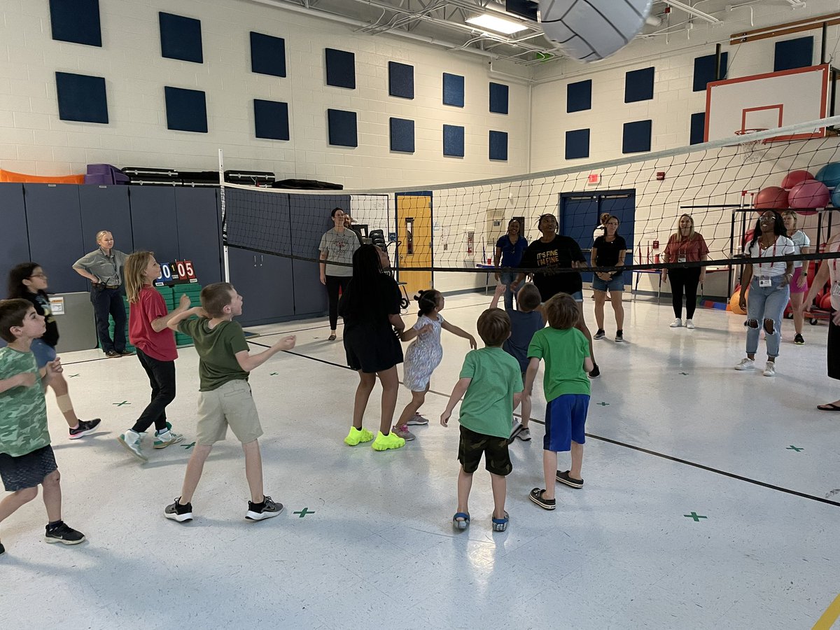 Danny Miller (@montyadmin22) on Twitter photo We showed our appreciation for our volunteers, as they “left their mark,” enjoyed treats, and played a kid vs parent volleyball game! <a href="/montclair_elem/">Montclair ES PWCS</a> <a href="/Parks_AS/">Amanda Parks</a> We showed our appreciation for our volunteers, as they “left their mark,” enjoyed treats, and played a kid vs parent volleyball game! <a href="/montclair_elem/">Montclair ES PWCS</a> <a href="/Parks_AS/">Amanda Parks</a>