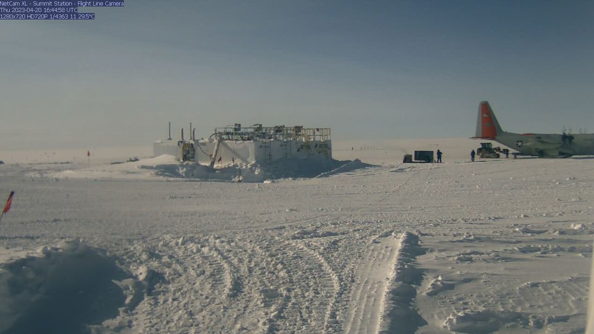 ar_etsch's tweet photo. #SummitStation #Greenland

Visitors ;-) today  

Footage: Summit Station @NSF   https://t.co/gvZKWDyGCE https://t.co/7gaMko3vHb
