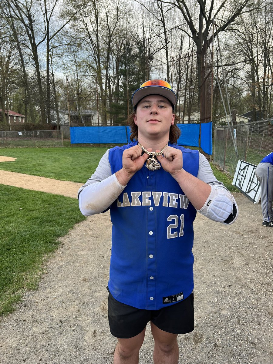 Lakeviewbaseb's tweet image. Bulldogs defeat Niles 6-5. Jake Nicholas is our big dawg with the walk off in extras. He was 2-3 on the day with 3 RBIs. Brown also had multiple hits on the day. Lazzari, Stowe, Toot, and Toth add hits as well. Toth gets the win on the  mound getting us through 1 2/3 big innings