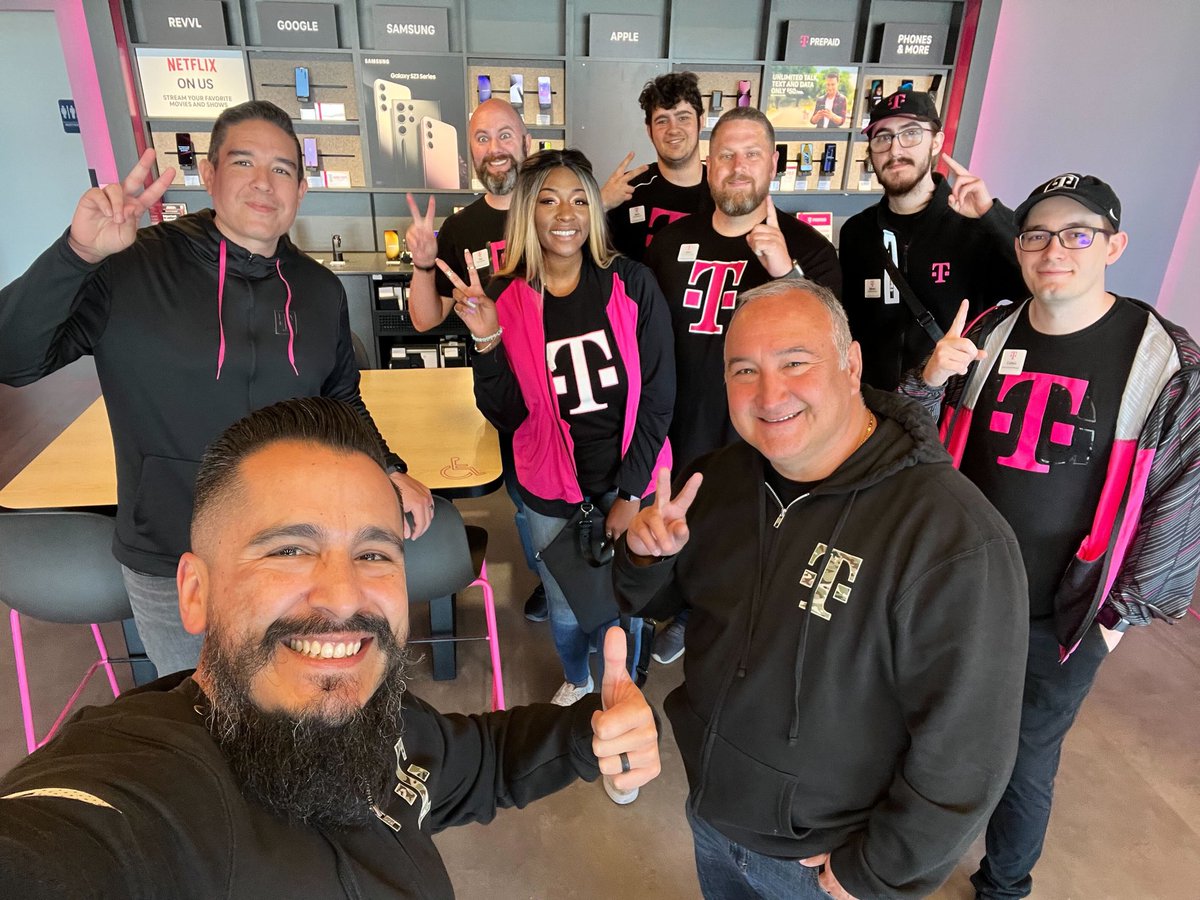 Great visit from our amazing people leaders <a href="/rlobatojr/">Robert Lobato Jr.</a> @OrlandoSMRA @JT_smrYAY #SMRA #BACC