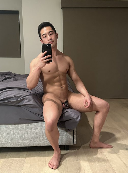 Need something else to sit on 😉 https://t.co/pPR2gmKu0J