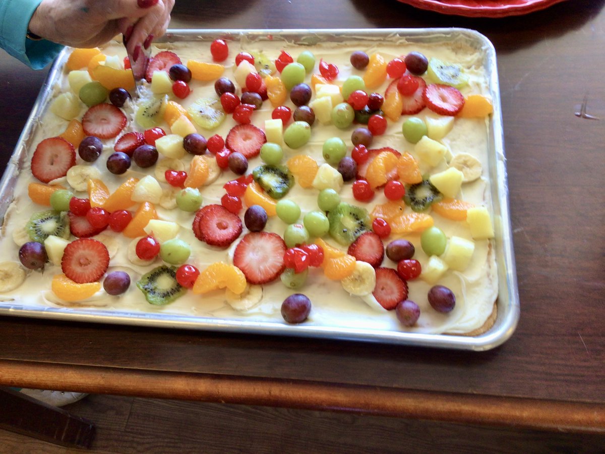 AzriaHealth's tweet image. We made a delicious Dessert Pizza during our #AzriaHealthCentralCity Baking Club!

#AzriaHealth #BakingClub #Baking #DessertPizza