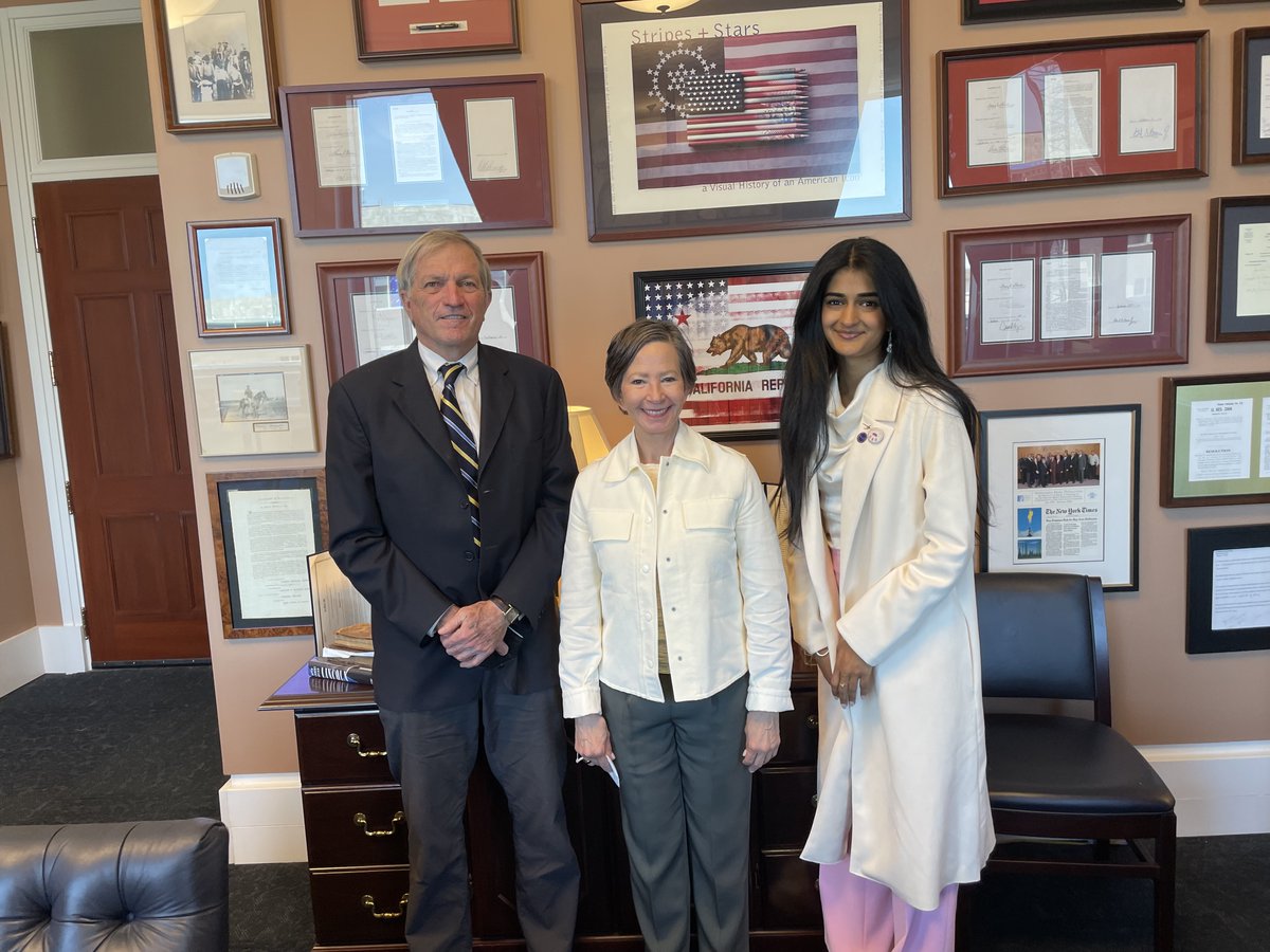 Thanks to Congressman Garamendi and Congressman DeSaulnier for your attention in discussing the CSU’s need for doubling the federal Pell Grant and achieving a path to citizenship for Dreamers and DACA students and employees. 

#csueb #pellgrant #daca @calstate