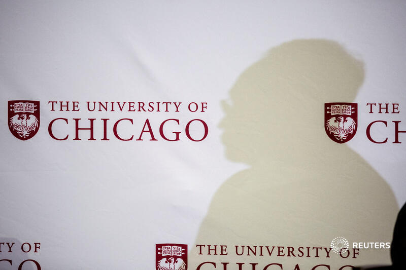 ReutersLegal's tweet photo. The University of Chicago will become the first school among 17 prominent colleges to settle claims that they conspired for many years to restrict financial aid and overcharged students by billions of dollars in violation of antitrust law @MikeScarcella https://t.co/Qv4EBfMwYn https://t.co/uZeyohwb13