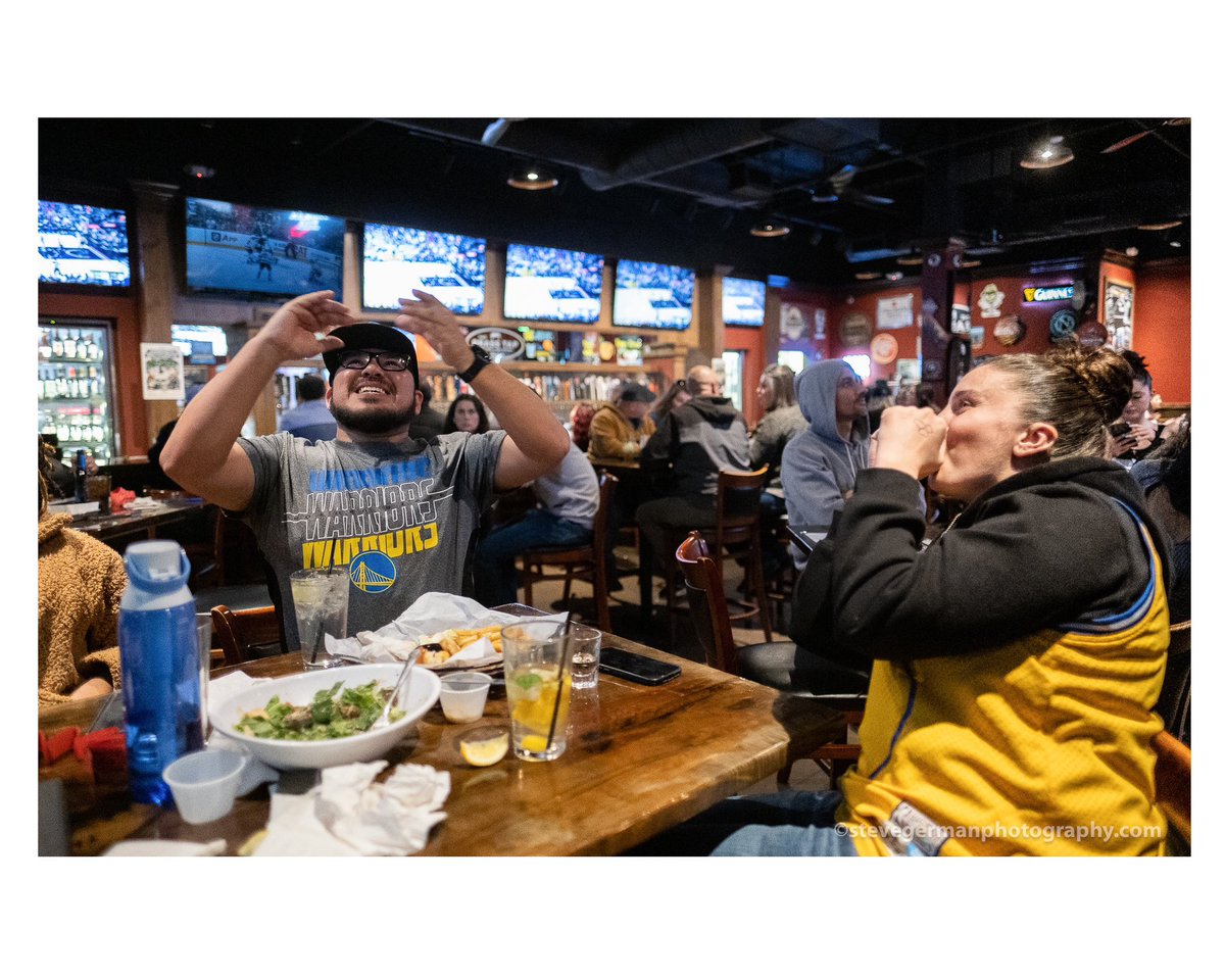 SteveGermanFoto's tweet photo. Fun time taking photos for @sfchronicle of both #kings and #warriors fans watching the #NBAplayoffs at at the #brasstap sports bar in Vacaville, Monday night. Thanks @guywathen for the fun assignment and reporter Michael  Cabanatuan @ctuan for writing up a great story. https://t.co/YTT6q1bCcL
