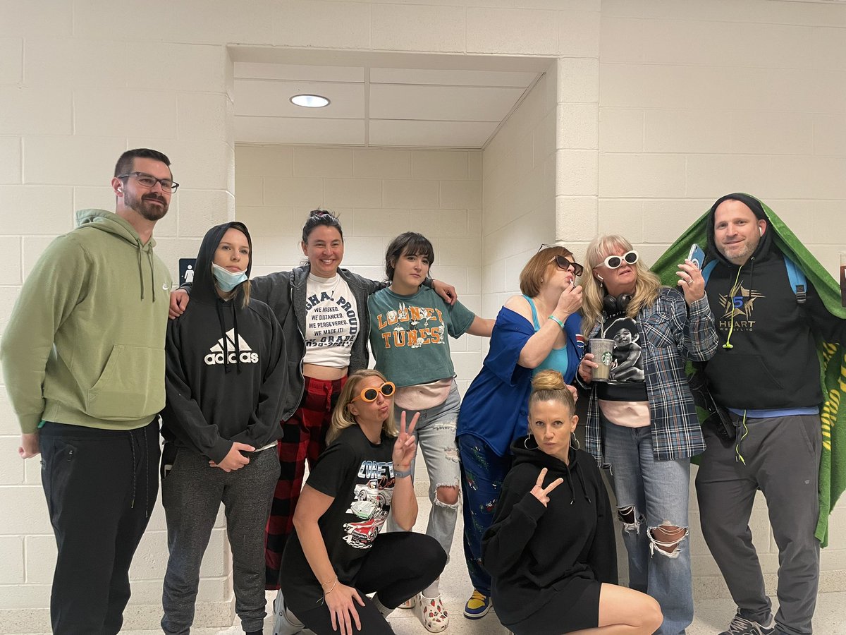 MsKeptner's tweet photo. Today was a hoot! Teachers Dress Like Students &amp; vice versa. Our principal said it best: “This feels therapeutic.” It did!! @Bhorlick25 @BASDBroughalMS @SobrinskiMrs @lpvento @MrsBrittReese https://t.co/OTxqVKfuc6
