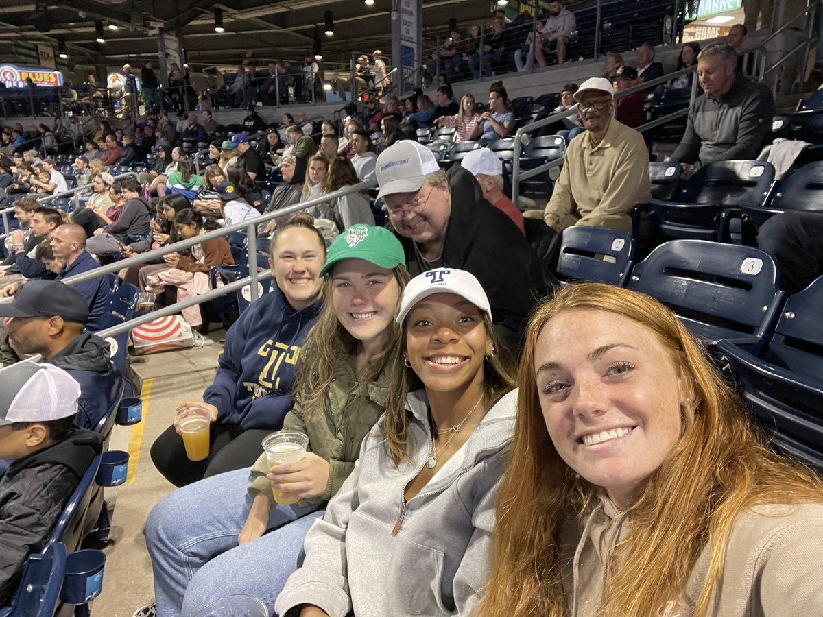 erin_steed2's tweet photo. @GoYardGoats  #gogoats https://t.co/gNIGOHDjdF