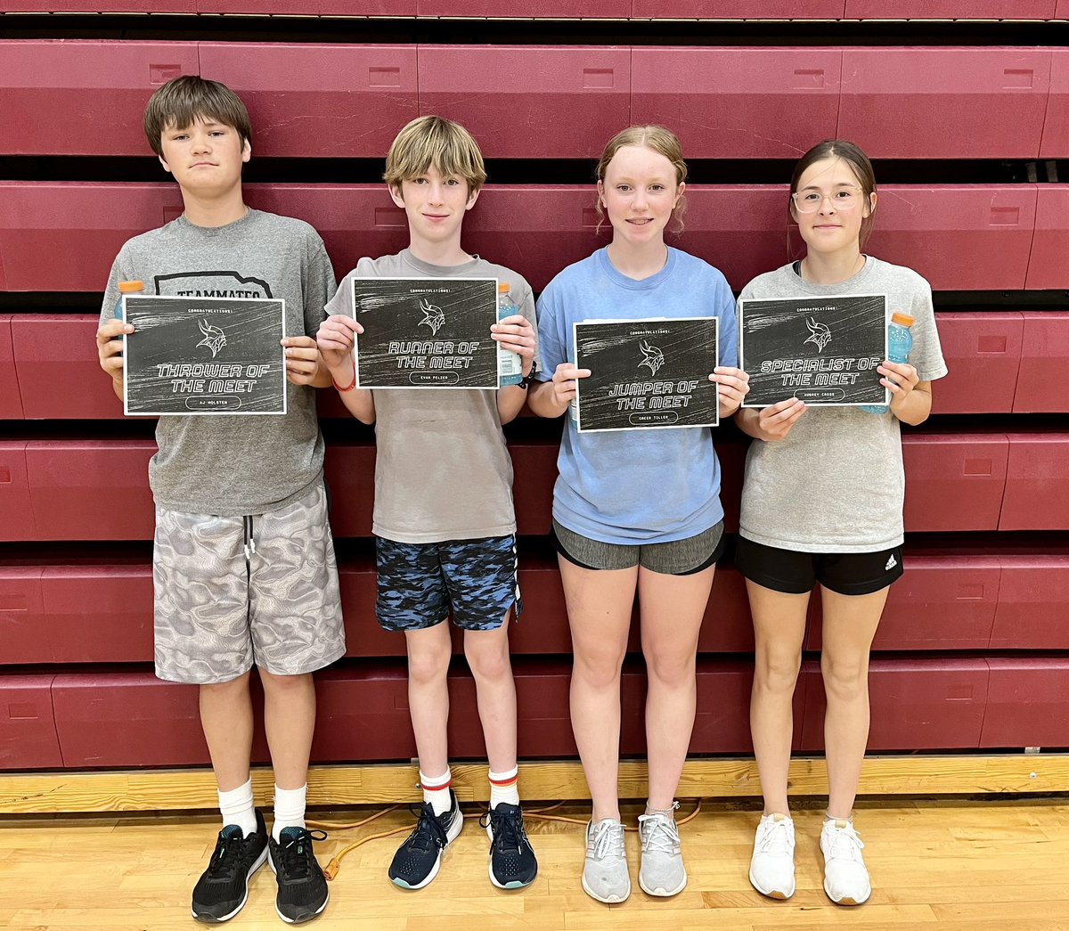 nrubenthaler's tweet image. Athletes of the meet from the BBow Invite. Kids continue to step up to challenges….personal records continue to be made…and records continue to be broken. Keep it up, Swedes! #athletesofthemeet @GBurgSwedes @SwedesAD @TillerMargaret @SwedeImpact