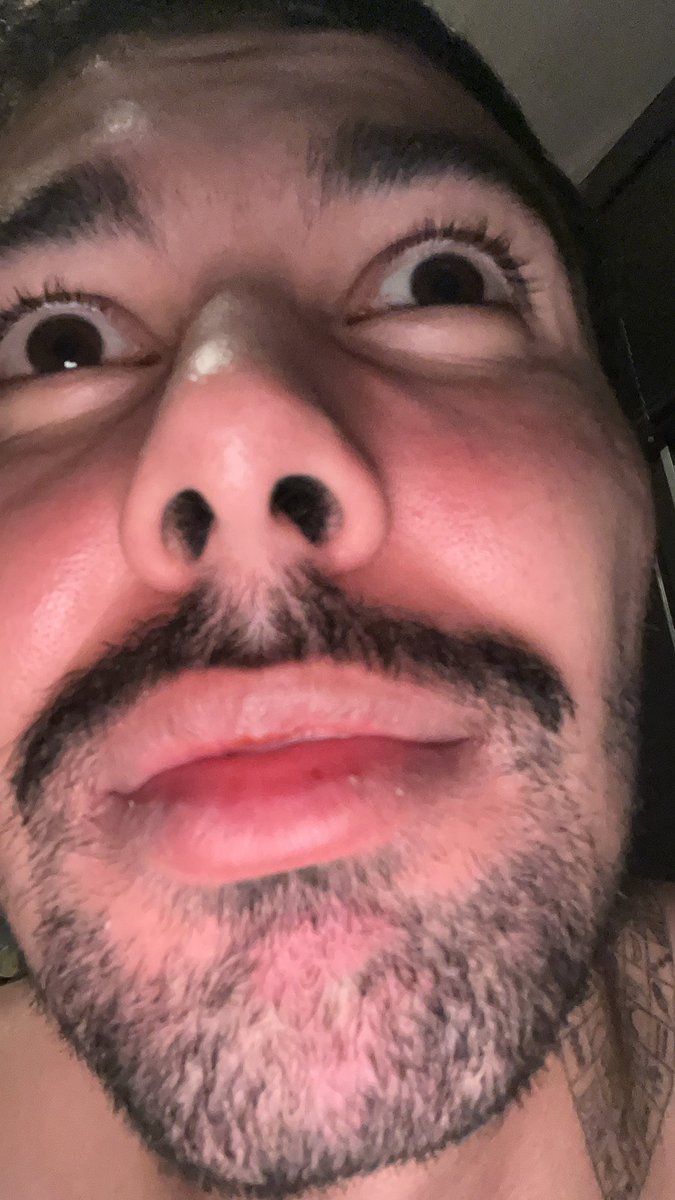 bisualvoy's tweet photo. No cheating! Post your last selfie without context.

todo mundo ta trapaceando não tem jeito l, minha ultima selfie é literalmente essa dsgrss aqui https://t.co/xZMjqq40QD