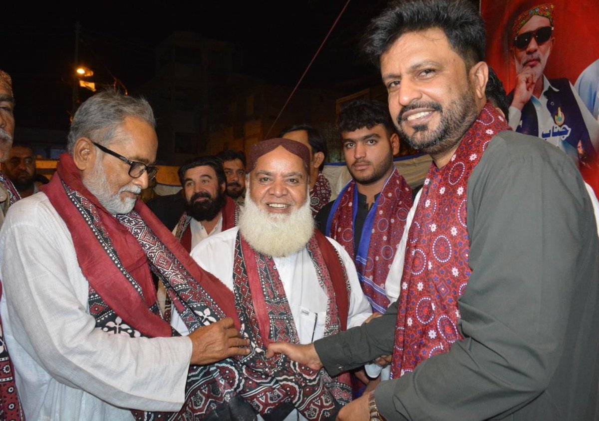Liaquataskani1's tweet photo. سجن گوٹھ بلدیہ ٹاؤن میں ڈی گول شہید عیدی امین  فٹبال ٹورنامنٹ کے فائنل میچ میں شائقین فٹبال کی موجودگی ميں کھلاڑیوں اور انتظامیہ میں ٹرافی نقد انعامات کی تقسیم مستقبل میں مزید ایونٹ کرانے کا عزم۔@BBhuttoZardari @FaryalTalpurPk https://t.co/gIXaXYk3Ei