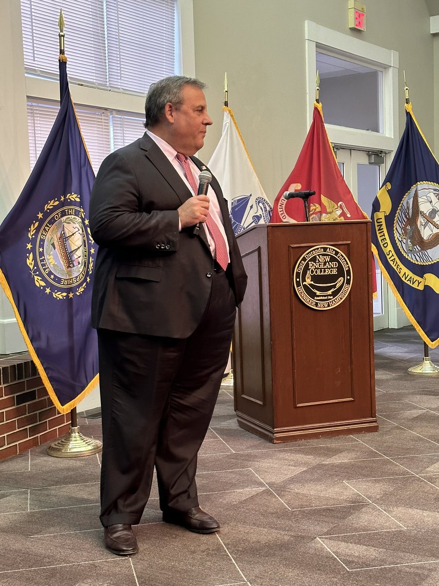 Wayne Lesperance 🇵🇷 (@necprof) on Twitter photo Chris Christie leads a town hall meeting at <a href="/NewEngCollege/">New England College</a>! Heavy policy focus in a packed room. Chris Christie leads a town hall meeting at <a href="/NewEngCollege/">New England College</a>! Heavy policy focus in a packed room.