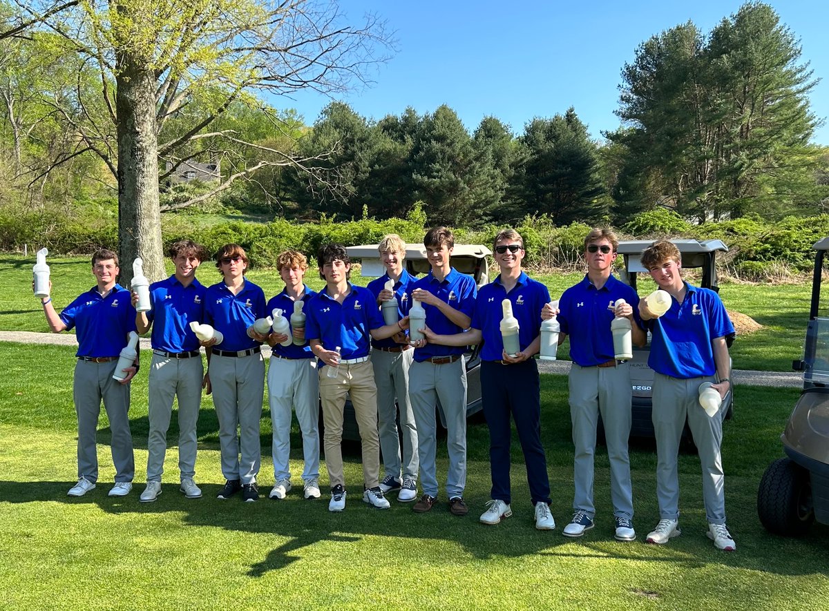GolfDons's tweet photo. Varsity golf leads the charge during Hunt Valley Country Clubs divot party today!
We are very grateful to have Hunt Valley as our home course and want to always take care of it! https://t.co/ggEWLECMEz