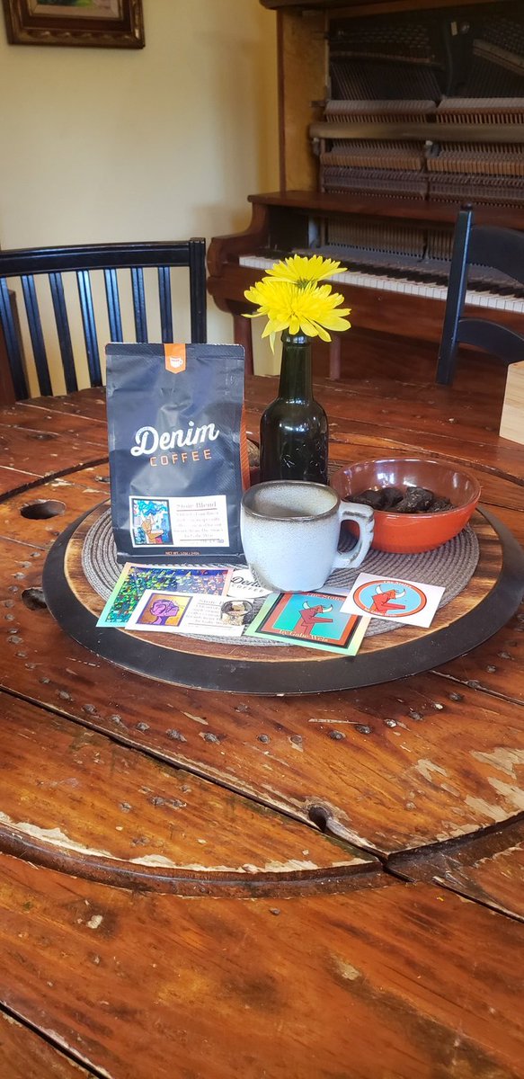 ColetteFreiberg's tweet photo. @DenimCoffee got my @TheStoicsNFT Blend just now!
Delicious 😋 
Thank you for the bitchin #Stoics stickers 🟧🟨🟪
#GetCubed https://t.co/TTX6QOhGSS