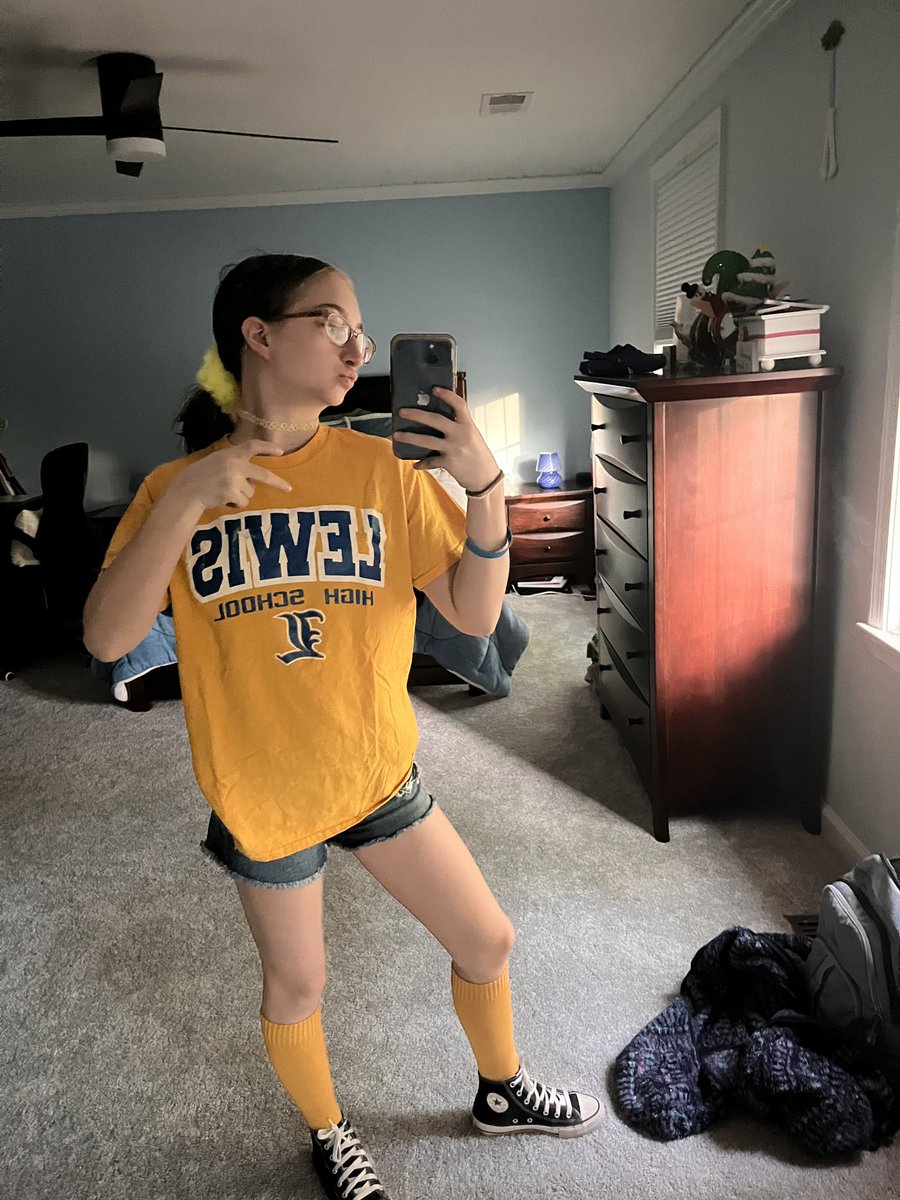 Happy Neon Yellow Thursday y’all! Here is 4/4. LETS GO FRESHMAN!!!! 💛 #lancerspirit26 <a href="/lewis_sga/">J. LEWIS HS SGA</a>