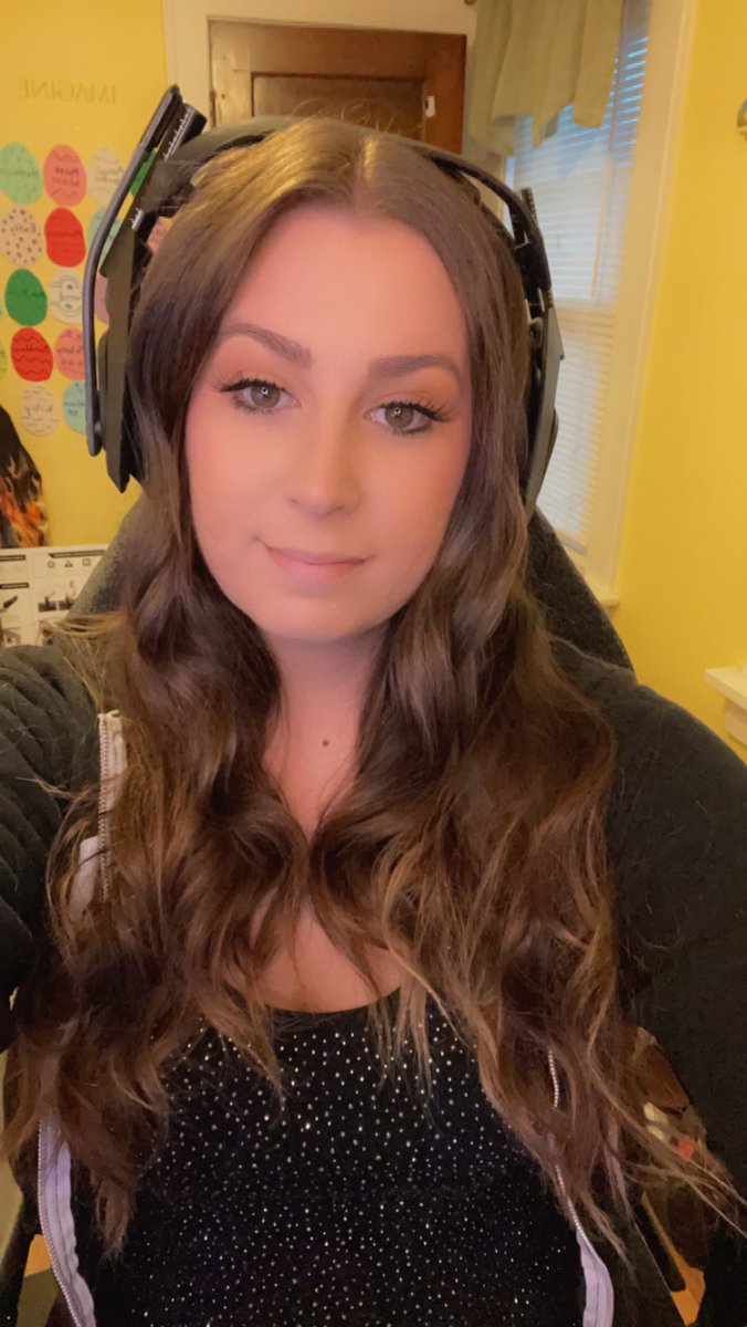 Nolliewog's tweet photo. Stream is live :) https://t.co/GRWKoCjkEt https://t.co/dME24k43xC