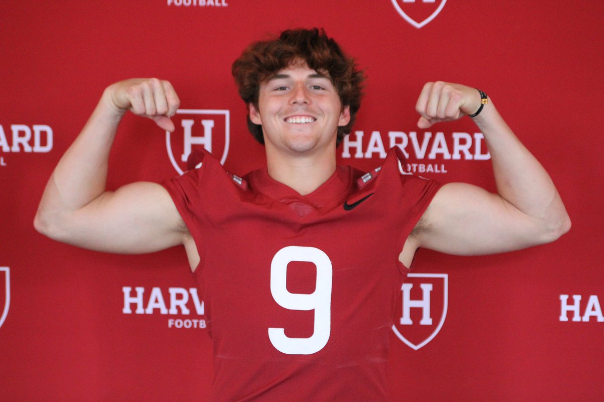 Thank You @HarvardFootball for a great visit. I had a great time meeting with coaches and was very impressed! @CoachTimMurphy @ScottLarkee @coach_craw @Ryan_Kalukin @Crim_Recruiting @webb_knoxFB @Coach_Mahoney54