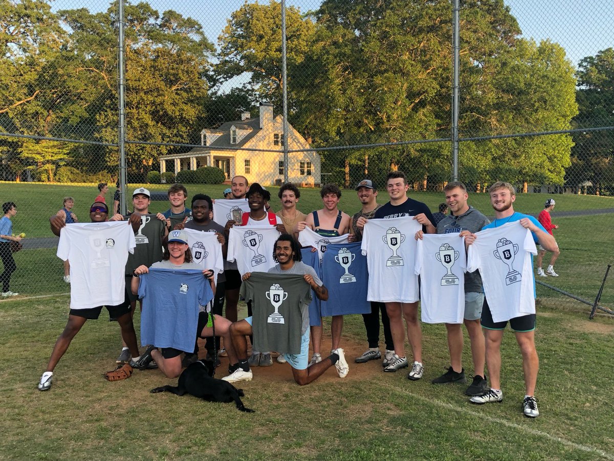 ⁦<a href="/BerryFootball/">Berry Football</a>⁩ champions in hoops now softball‼️