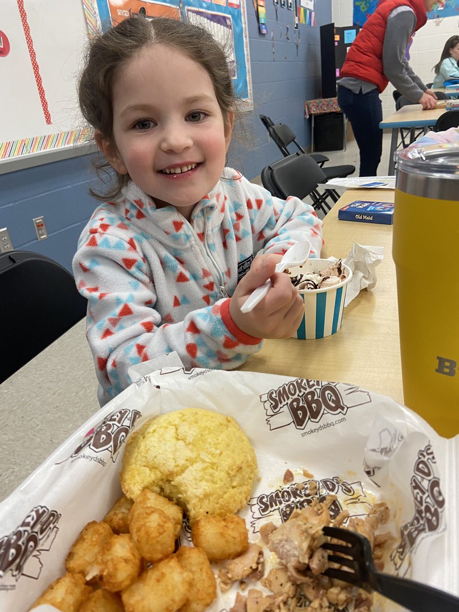PEforlife's tweet image. The @ShulerElem family night was a success! And my little buddy got to come and play board games. #shulershines