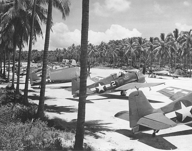 militaryaero's tweet photo. US F6F-3 Hellcats in Vanuatu, 1944 #f6fhellcat #pacificwar #usnavy #historicaviation #vanuatu https://t.co/CnEI0QGBqG