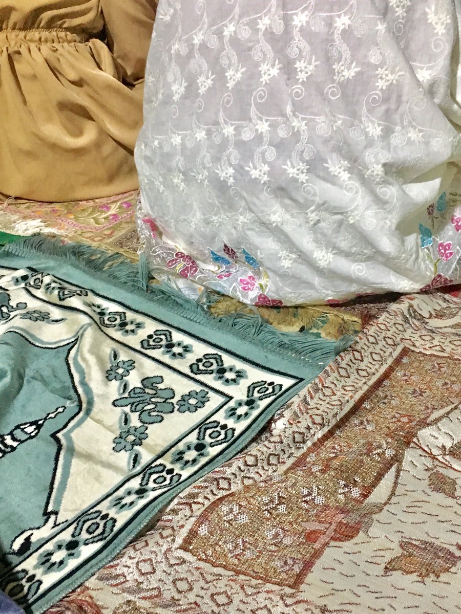 cloudyxsc's tweet photo. minal aidzin wal faidzin muts 🥺🙏🏻💐 https://t.co/GxQ4AGe3Fu