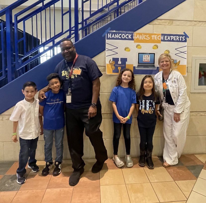 CFISD_Hancock's tweet photo. These second grade Tech Experts did an excellent job with their Bee Bots!! 🐝 🤖 🐝 🤖 #EDTech #CFISDEdTech Thank you for assisting @MrsKovanda and Mr. Chapman! These experts worked hard using their coding skills! @FelderTamera @CarrieAnneEd ⬆️⬇️➡️⬅️⬇️⬆️⬅️➡️⤴️↩️🔄🔄 https://t.co/PJ2cIY3CFo