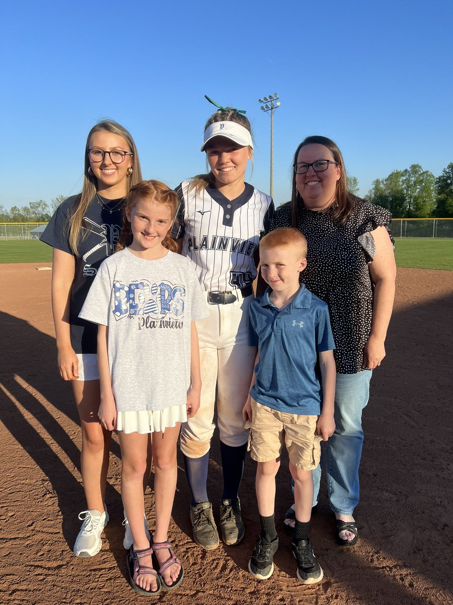 plainviewsoftb3's tweet photo. SENIOR NIGHT! We are so thankful for everything these 2 seniors have done for the Plainview Softball program! We are so excited to finish this season out with the best two girls we could’ve asked for! 🤍 Lady Bears beat Bob Jones 3-0! https://t.co/YMJdMoiM0c