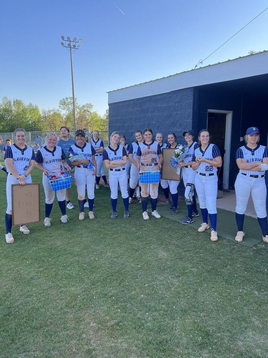 plainviewsoftb3's tweet photo. SENIOR NIGHT! We are so thankful for everything these 2 seniors have done for the Plainview Softball program! We are so excited to finish this season out with the best two girls we could’ve asked for! 🤍 Lady Bears beat Bob Jones 3-0! https://t.co/YMJdMoiM0c
