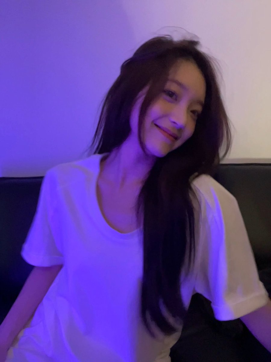 xllarchive's tweet photo. 230419 🌸 Weibo Update 

“My heart skipped a beat”

#GNZ48 #xieleilei #谢蕾蕾 https://t.co/PaCcbhhjYy