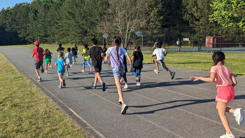 Season 5 as a coach for Kilometer Kids is under way. Our  team size has grown to 33 kids and an assistant coach.
#KilometerKids #RunningCityUSA #AtlantaTrackClub #kilometerkidscoach #RunningCoach #TrainThemYoung #FutureMarathoner