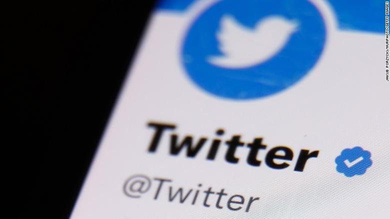 🚨Important update: Twitter no longer offers official blue verification for accounts. If you see a blue mark, it's likely from subscribing to Twitter Blue. Anyone can buy verification now, making it harder to spot fake accounts. Stay alert. #TwitterVerification