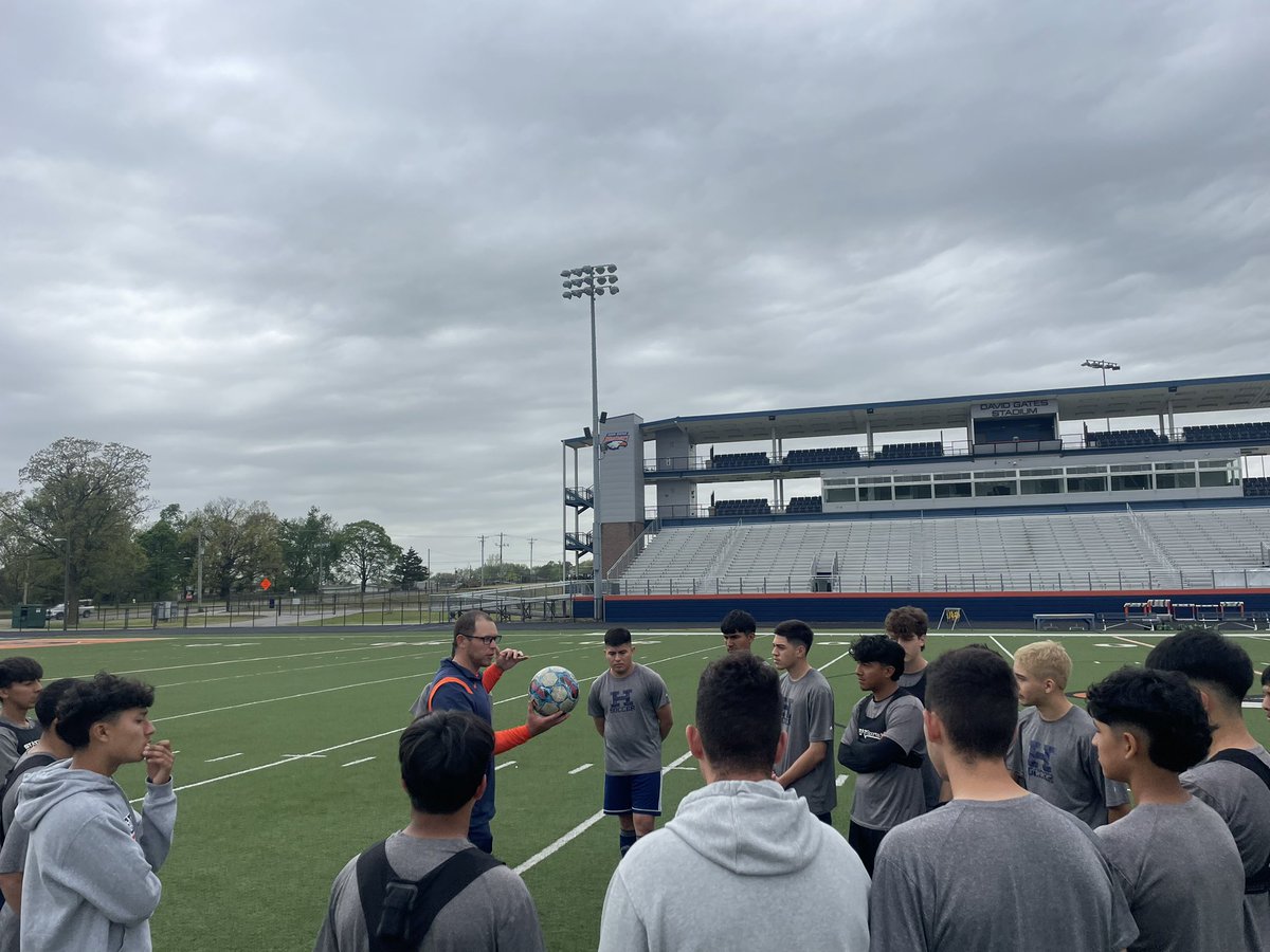 Thank you coach Walker for spending some time with us today to help us improve! <a href="/war_heritage/">Heritage Athletics</a> <a href="/RogersHeritage/">Rogers Heritage High School</a> #onepurpose #oneeagle #everythingmatters