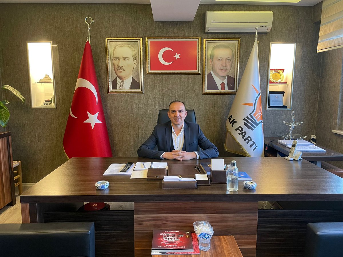 Hayat nefes aldığımız kadardır, gerçek olan güzellikler yaşandıkça anlaşılır, bu güzel günde birlikte yaşamanın ümidi ile Ramazan Bayramınız mübarek olsun.