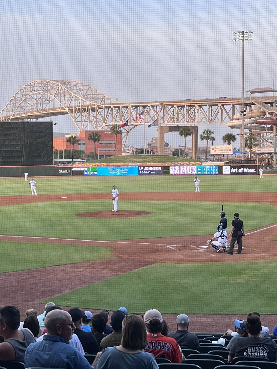 HooksHostMom's tweet photo. Beautiful evening for baseball and tacos #GoHooks https://t.co/x4cZ4AfoNz