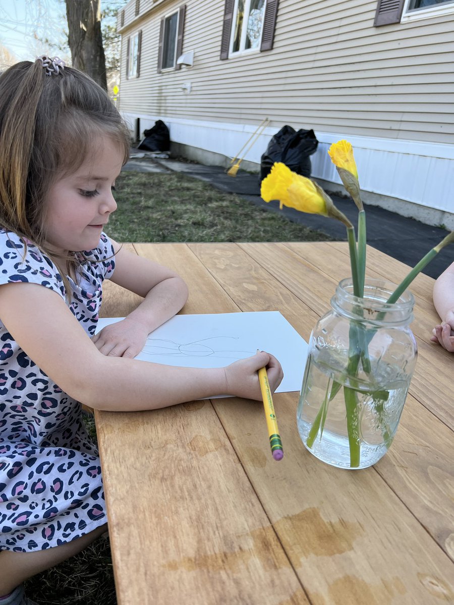 SCSVTPREK's tweet photo. Celebrating #EarthDay by cleaning up the playground and outdoor painting. #cvsdvt #scslearns https://t.co/F2V4OCPlaO