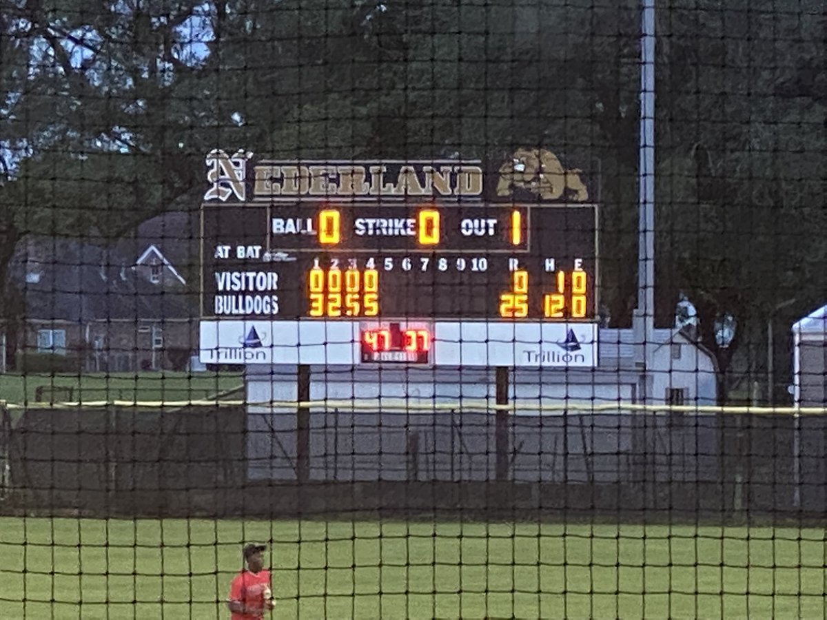 NedBaseball's tweet photo. 🚨🧹GET OUT THE BROOMS🧹🚨
Port Arthur - 0 
Dawgs - 25 
Dawgs are hotter than the sun. 🔥☀️
#RaceToRoundRock https://t.co/fCEvqqePjC