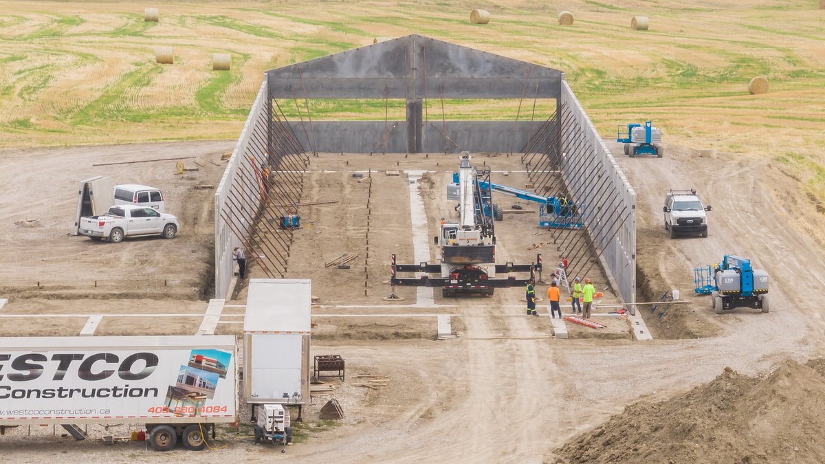 WestcoLtd's tweet photo. It’s always rewarding to see precast go up! 😍

#buildingalberta #albertaconstruction #westcoconstruction #designbuild #yqlconstruction #precastconcrete https://t.co/s0RUs6IzJC
