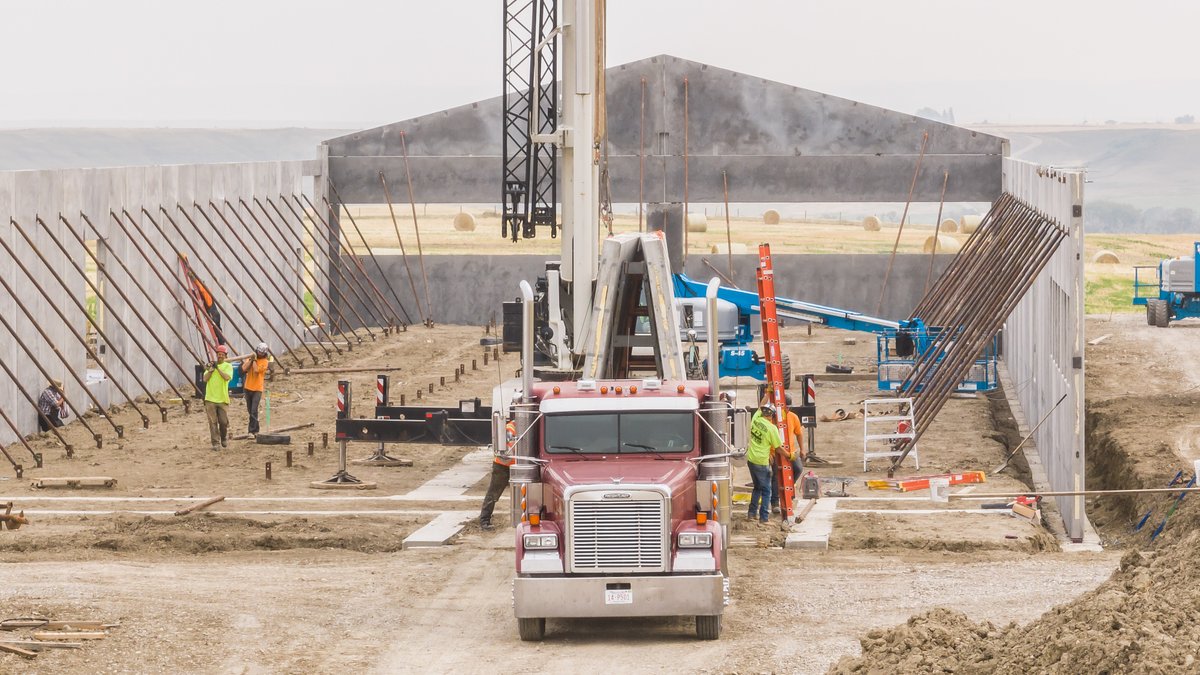 WestcoLtd's tweet photo. It’s always rewarding to see precast go up! 😍

#buildingalberta #albertaconstruction #westcoconstruction #designbuild #yqlconstruction #precastconcrete https://t.co/s0RUs6IzJC