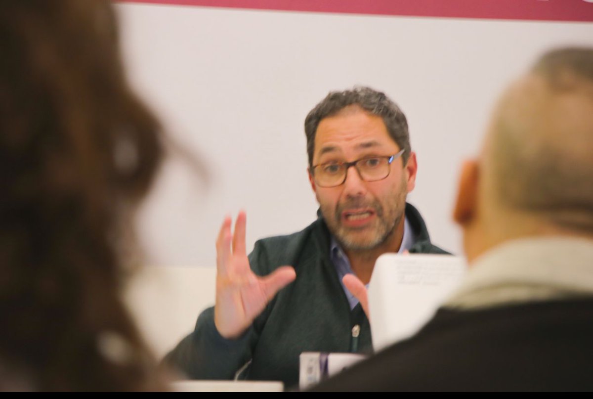 Leandro Querido expuso en el instituto sobre sistemas electorales y elecciones en América Latina.

Una charla amena sobre un tema que es central para fortalecer la democracia en el país y la región.