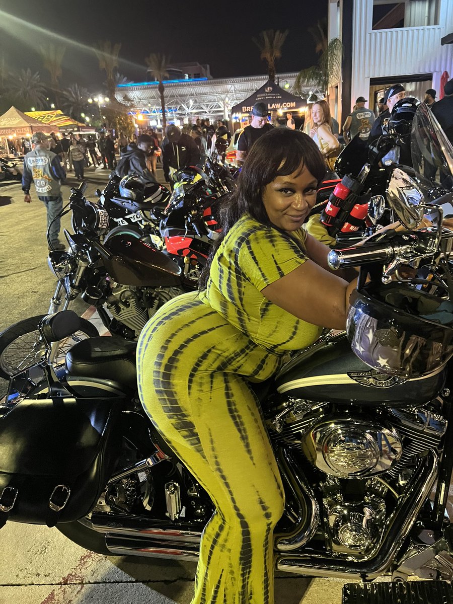 fayejackson419's tweet photo. I shouldn’t be having this much fun 😈 https://t.co/GzB93ZYgR9